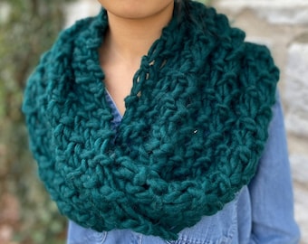 Hand Knit Super Bulky Twisted Seed Stitch Cowl - Customizable