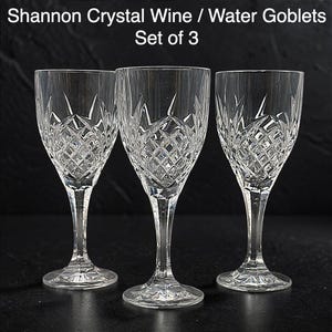 Conjunto de 3 taças de cristal lapidado vintage Shannon para vinho e água, 20 cm (8"), com design em forma de leque de diamante.