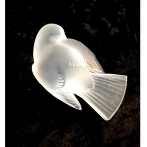 Vintage Lalique Crystal Sparrow Bird Figurine Frosted Glass