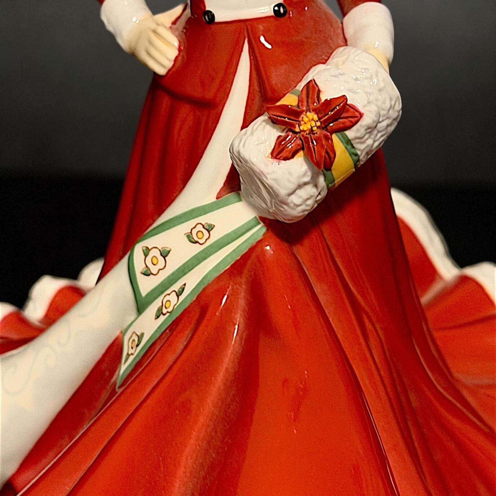 Vintage Royal Doulton Pretty Ladies Christmas Day 2007 HN4911