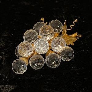 Swarovski Crystal Grapes Gold Tone - Medium Figurine, 4.5 Inches - 30% Lead Crystal - Made In Austria - In Original Box - 10108 image 1