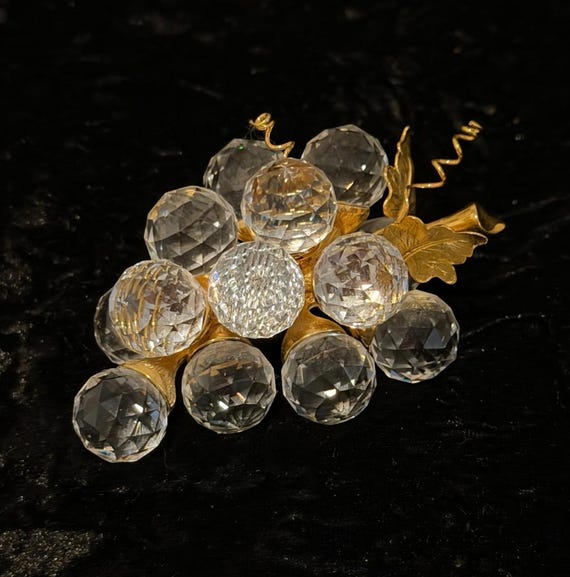 Swarovski Crystal Grapes Gold Tone - Medium Figurine, 4.5 Inches - 30% Lead Crystal - Made In Austria - In Original Box - 10108