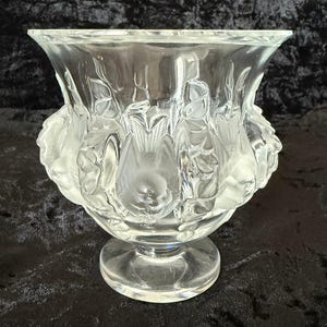 Lalique France Dampierre Crystal Vase Birds, Marc Lalique, Small pit, see photos