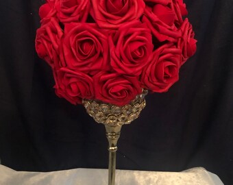 Red Rose Themed Wedding Decorations / Rich Red And Gold Wedding Ideas Elegantwedding Ca - A wedding is one of the best times of your life and you would like to have the best kind of decorations.