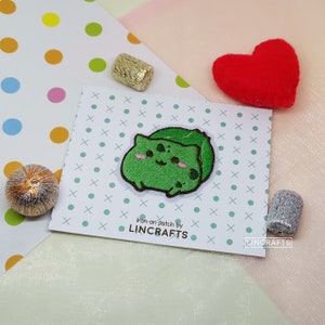 Pokemon Bulbasaur: Iron-on Embroidered Patch, Pin & Keychain 45mm x 40mm