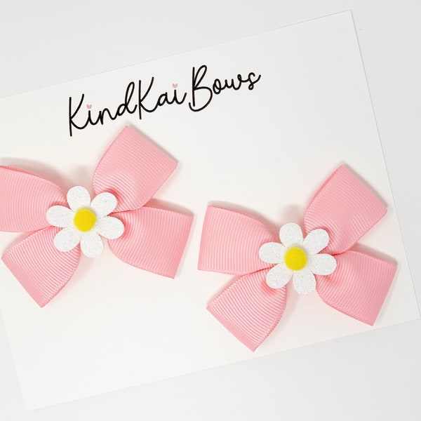 Daisy bows, flower bows, Spring hair bows, daisies, Easter hair bows, Easter basket gift ideas, spring pigtail bows, pastel hair bows