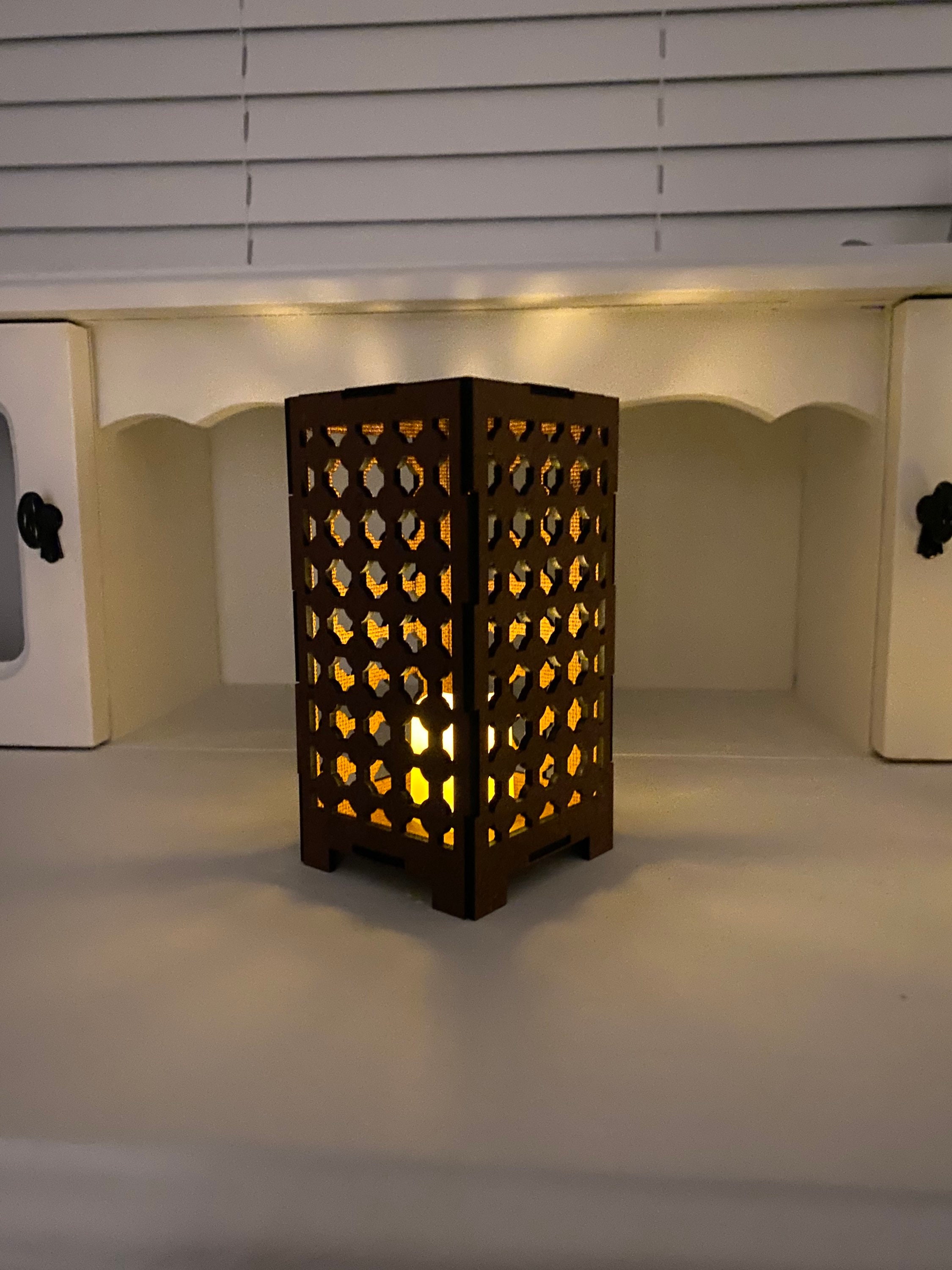 Wood-Carved Children's Lamps : laser-cut lamp