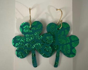 Clover leaf earrings, St Patrick Day earrings, lucky earrings, green leather earrings, green leopard print leather earrings, lightweight