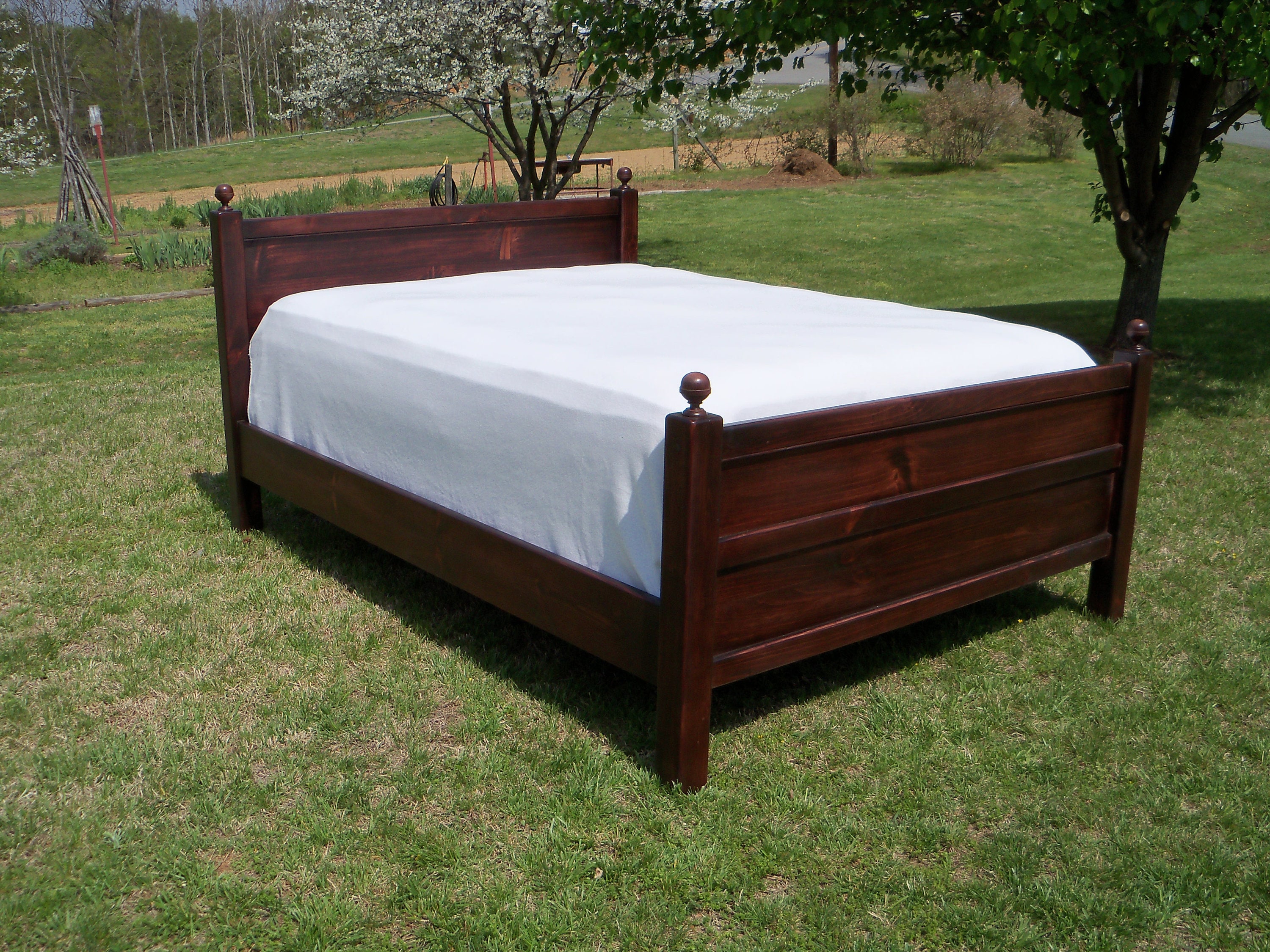Queen size bed frame farmhouse discount