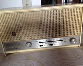 Zenith Long Distance Solid State Table Radio
