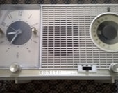 Vintage 1950s Zenith Long Distance Tube Radio is Working Condition