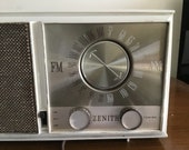 Vintage 1950s Zenith Am Fm Tube Radio in Excellent Working Condition