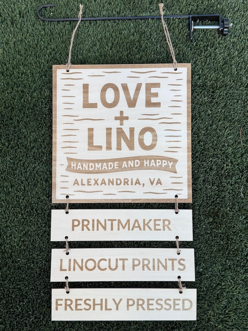 Custom Hanging Market Sign: Laser Engraved Business Logo Display imagem 1