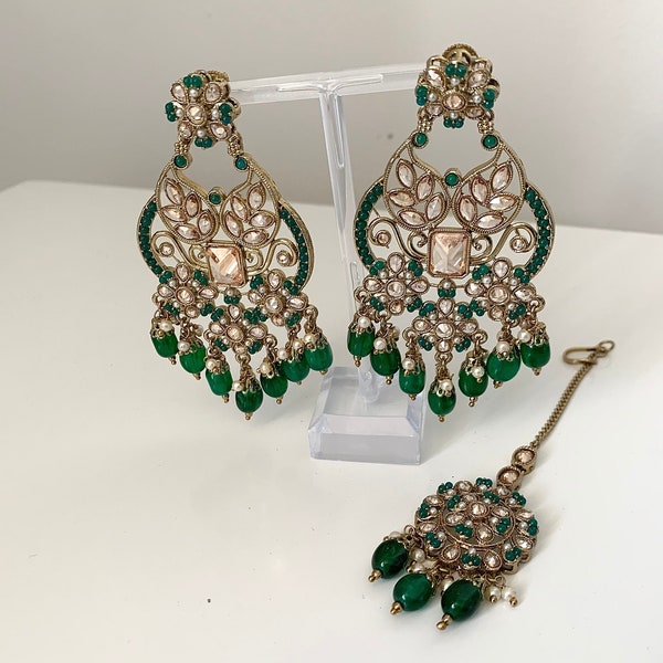 Green Asian/Indian earrings and tikka set. Green tikka set, Indian jewelry, green earrings set, statement set, indian green tikka set