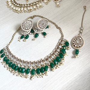 Gold Silver Mirror Stone Choker Set in Green and Cream with jhumka Earrings and Tikka.  Indian Jewellery Jewelry Set Asian Jewellery