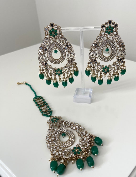 Asian/Indian/Pakistan Silver and pearl or green earrings and tikka set. Silver tikka set, Indian jewelry, silver earrings set, statement set