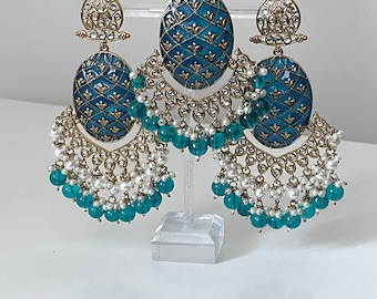 Asian/Indian hand painted meenakari Kundan earrings & tikka. Indian jewelry, Asian jewellery, Indian earrings, Kundan set, pink,teal,lilac