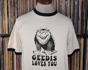 Geedis te ama / Camisa meme / Regalo nerd / Camiseta de broma de Internet / Camisa suave y cómoda / Camisa divertida / Campanero estilo vintage de HappyNerdyShirtCo