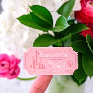 Emerald City Express-ticket waterbestendige glanzende of holografische stickers | Wicked For Good, Elphaba, Glinda | Broadway, Oz | Second Star Co Valentine's Ticket