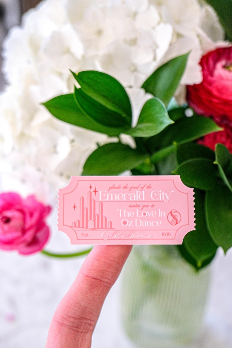 Emerald City Express-ticket waterbestendige glanzende of holografische stickers | Wicked For Good, Elphaba, Glinda | Broadway, Oz | Second Star Co Valentine's Ticket