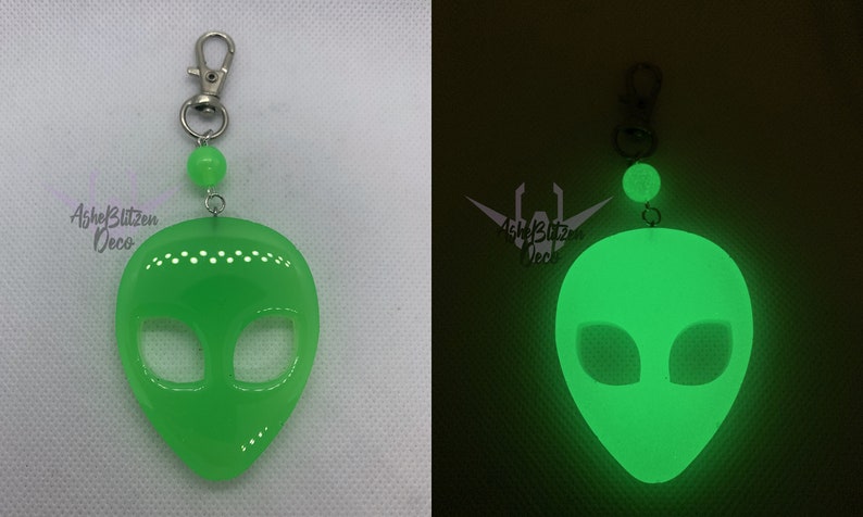 GlowUV Alien Keychains