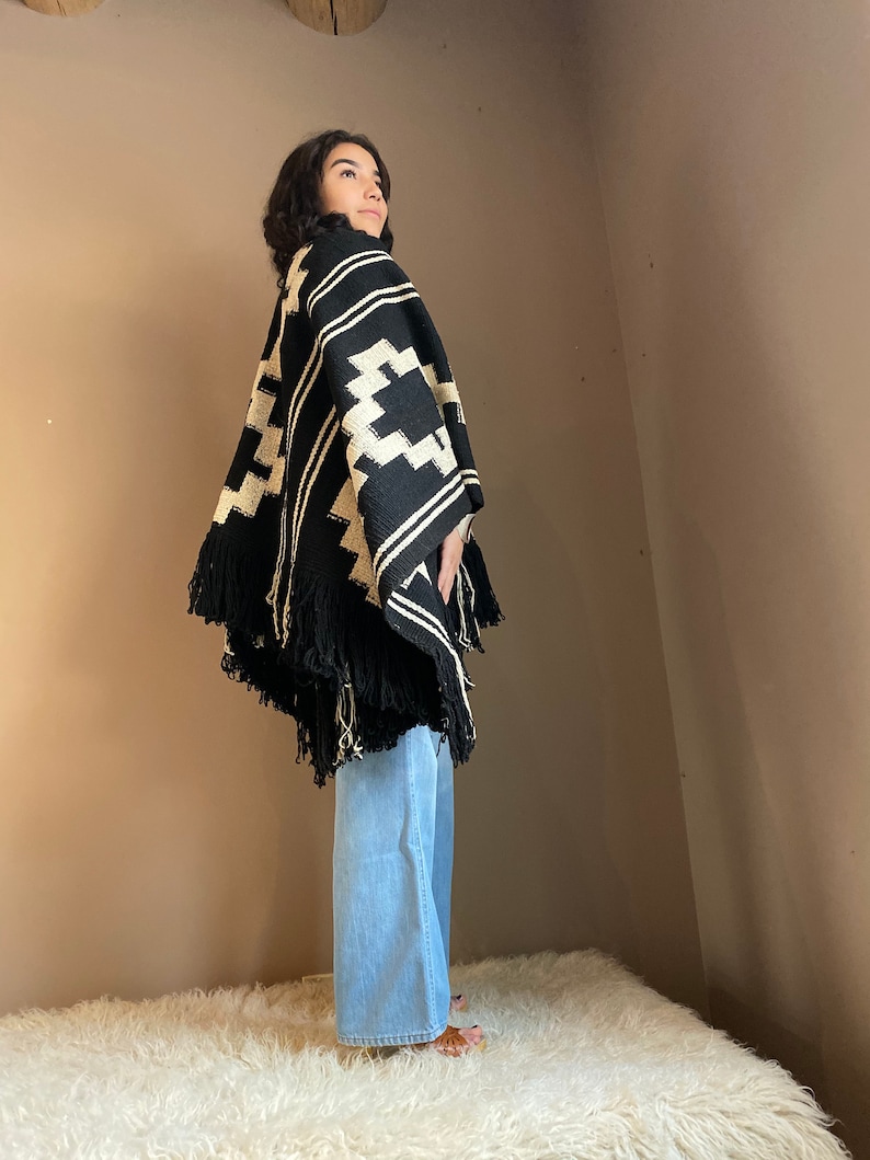 Amazing Woven Poncho Warm Wool Poncho 70s Southwestern Blanket Wrap Aztec Heavy Poncho Navajo Fringe Sweater