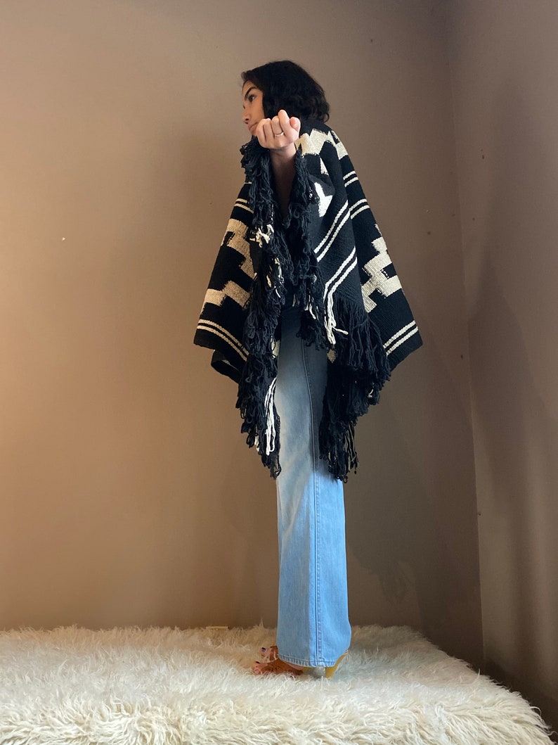 Amazing Woven Poncho Warm Wool Poncho 70s Southwestern Blanket Wrap Aztec Heavy Poncho Navajo Fringe Sweater