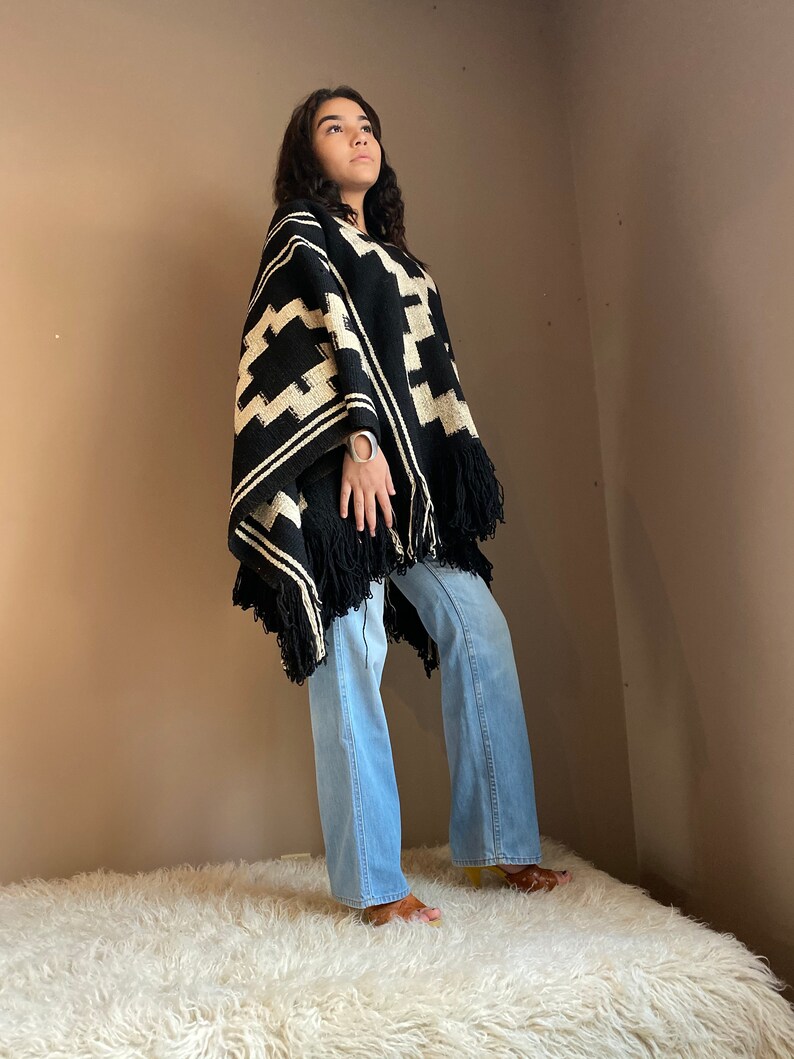 Amazing Woven Poncho Warm Wool Poncho 70s Southwestern Blanket Wrap Aztec Heavy Poncho Navajo Fringe Sweater