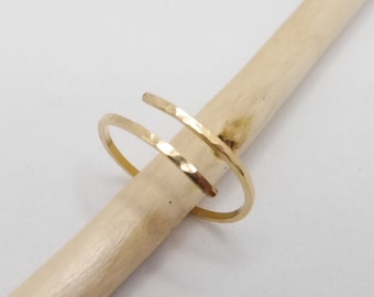Hammered gold-filled ring - minimalist ring