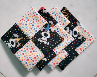 Geburtstag Hund und Star Untersetzer - Set von 4 Untersetzer - Stoff Untersetzer - Dekor - handgemachte Geschenke - Drinkware - Housewarming - Party Gefälligkeiten