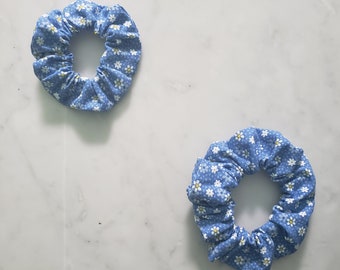 Blaue Blumen Scrunchie - Erwachsene - Kind - Kind - passende Scrunchies - Mama und ich Scrunchies - Haarschmuck - Haargummi - Haargummi - Haargummi