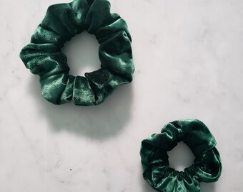 Scrunchies di velluto verde smeraldo - Adulto - Bambino - Kid - Scrunchies abbinati - Mommy and Me Scrunchies - Accessori per capelli - Cravatta per capelli - Vacanza