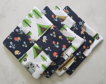 Camping und Pilz Untersetzer - Set von 4 Untersetzer - Stoff untersetzer - Dekor - Handgemachte Geschenke - Sommer - Trinkgeschirr - Barware - Housewarming