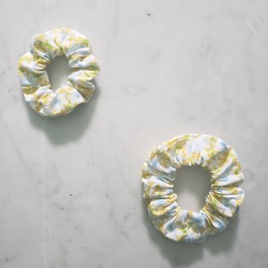 Yellow Daisy Floral Scrunchie - Adult - Child - Kid - Matching Scrunchies - Mommy and Me Scrunchies - Hair Accessories - Hair Elastic