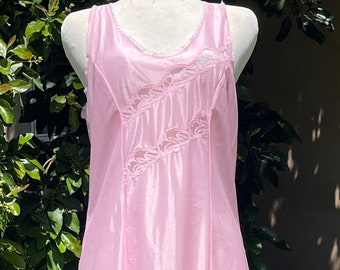 Ärmelloses Vintage-Dessous-Slipkleid aus transparenter Spitze in Babyrosa – wie besehen