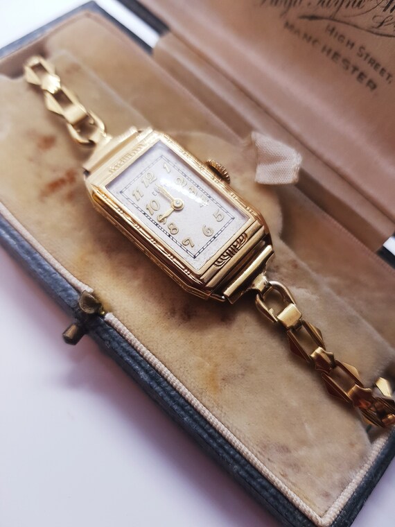 Women's vintage artdeco Elgin wristwatch, beautifu