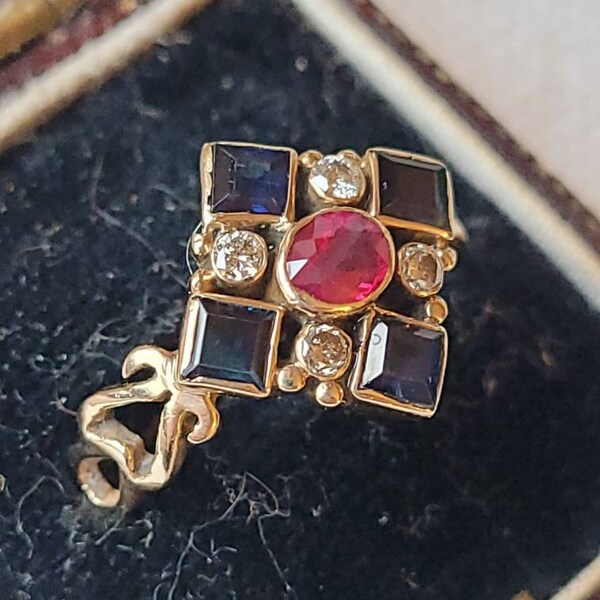 RESERVED FOR FREDESSA Part 3 of 3 Antique 18ct yellow gold Edwardian ruby ring, classic antique jewelry