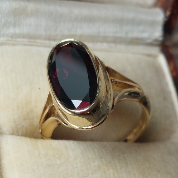 Antique 18ct yellow gold oval cut garnet ring siz… - image 4