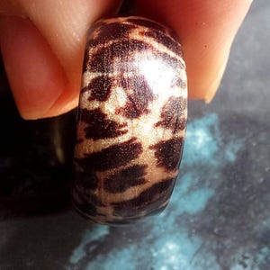 Vintage 9ct yellow gold Leopard Print Ring, size 8
