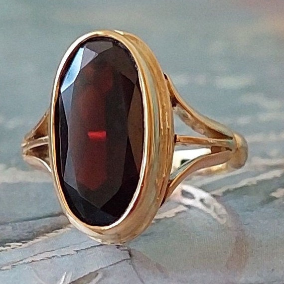 Antique 18ct yellow gold oval cut garnet ring siz… - image 9