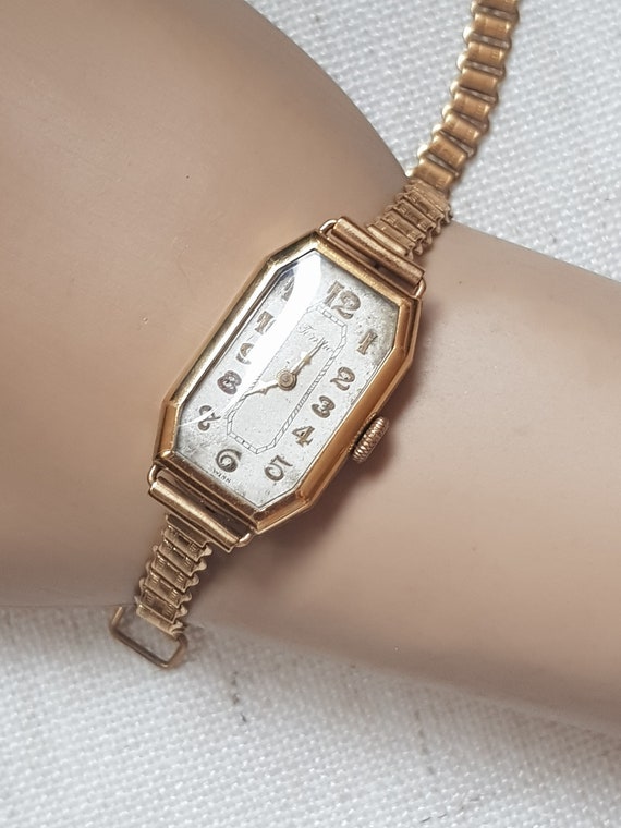 Women's vintage artdeco tank wristwatch, beautiful