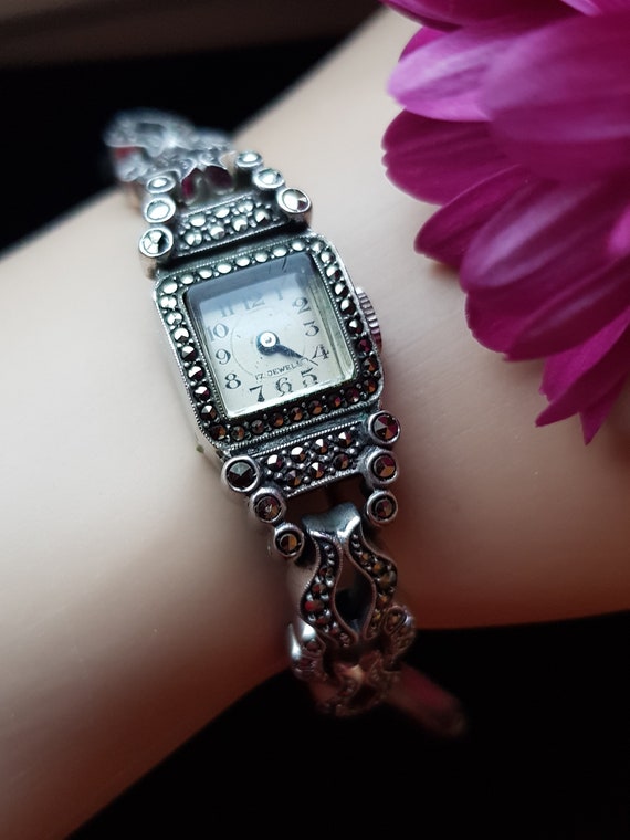 Womens 1950s wristwatch, vintage watches for women