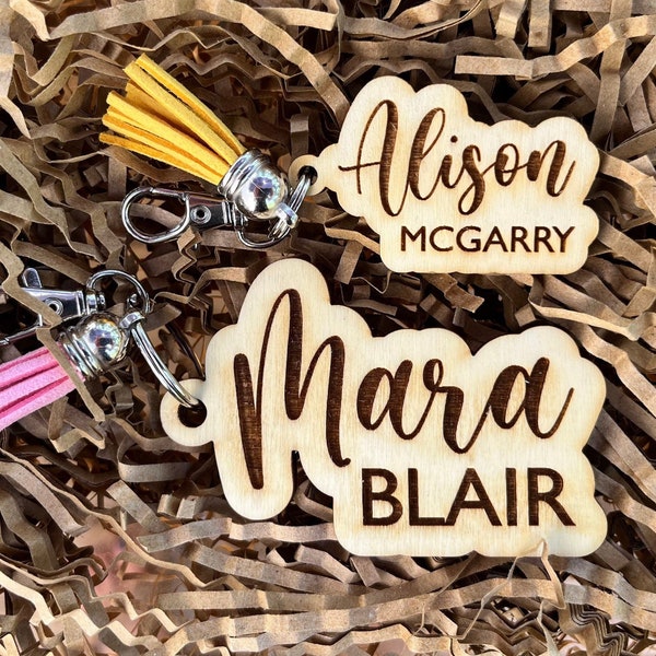 Wooden Name Keychain //  Water Bottle Tag // Engraved Backpack Label // Custom Diaper Bag Gift // Personalized Lunchbox Tag // Zipper Pull