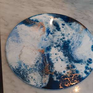 Resin placemat, set of placemats, Blue  white and gold charger plate, Tableware, art placemats, Resin on wood placemat