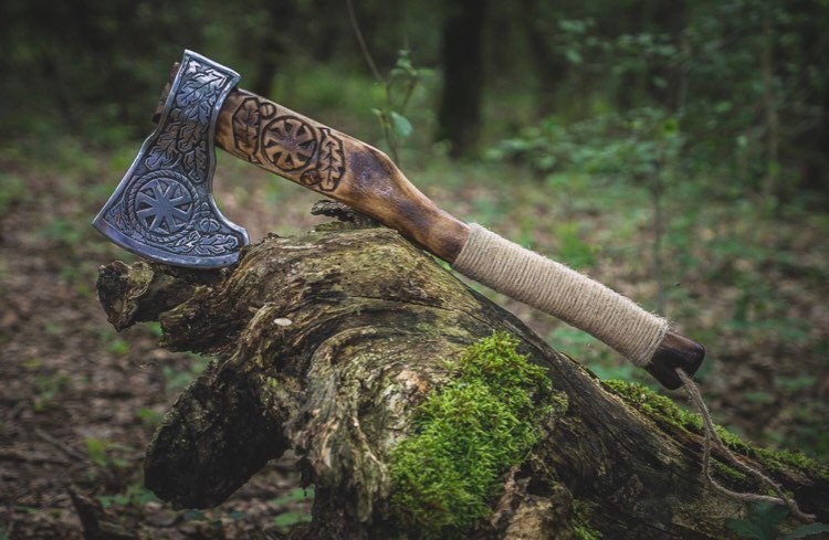  AFHZAM Hacha vikinga con funda de cuchillo vikingo de regalo,  hachas y hachas de campamento de acero al carbono forjado a mano para  hombres, hacha de valhalla vikingos barbudos (Ax-64) 