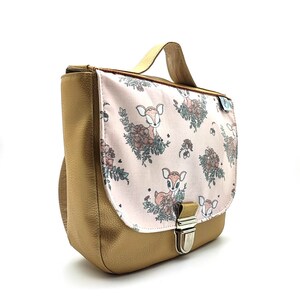 Sac à dos maternelle fille en cuir synthétique doré à motifs Biches et fleurs image 5