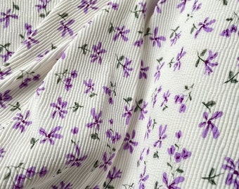 tissu maillot de bain jacquard blanc fleurs violettes  50cm largeur 110cm - swimsuit fabric spandex (0,55 x 1,2yd) - couture DIY