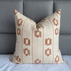 Almohada Hmong, almohada de Chiang Mai, almohada de algodón, tela de algodón con batik y bonitos detalles, estilo de almohada Hmong, de Chiang Mai, Tailandia.