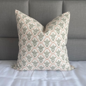 Almohada Hmong, almohada de Chiang Mai, almohada de algodón, tela de algodón con batik y bonitos detalles, estilo de almohada Hmong, de Chiang Mai, Tailandia.