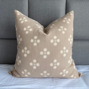 Almohada Hmong, almohada de Chiang Mai, almohada de algodón, tela de algodón con batik y bonitos detalles, estilo de almohada Hmong, de Chiang Mai, Tailandia.